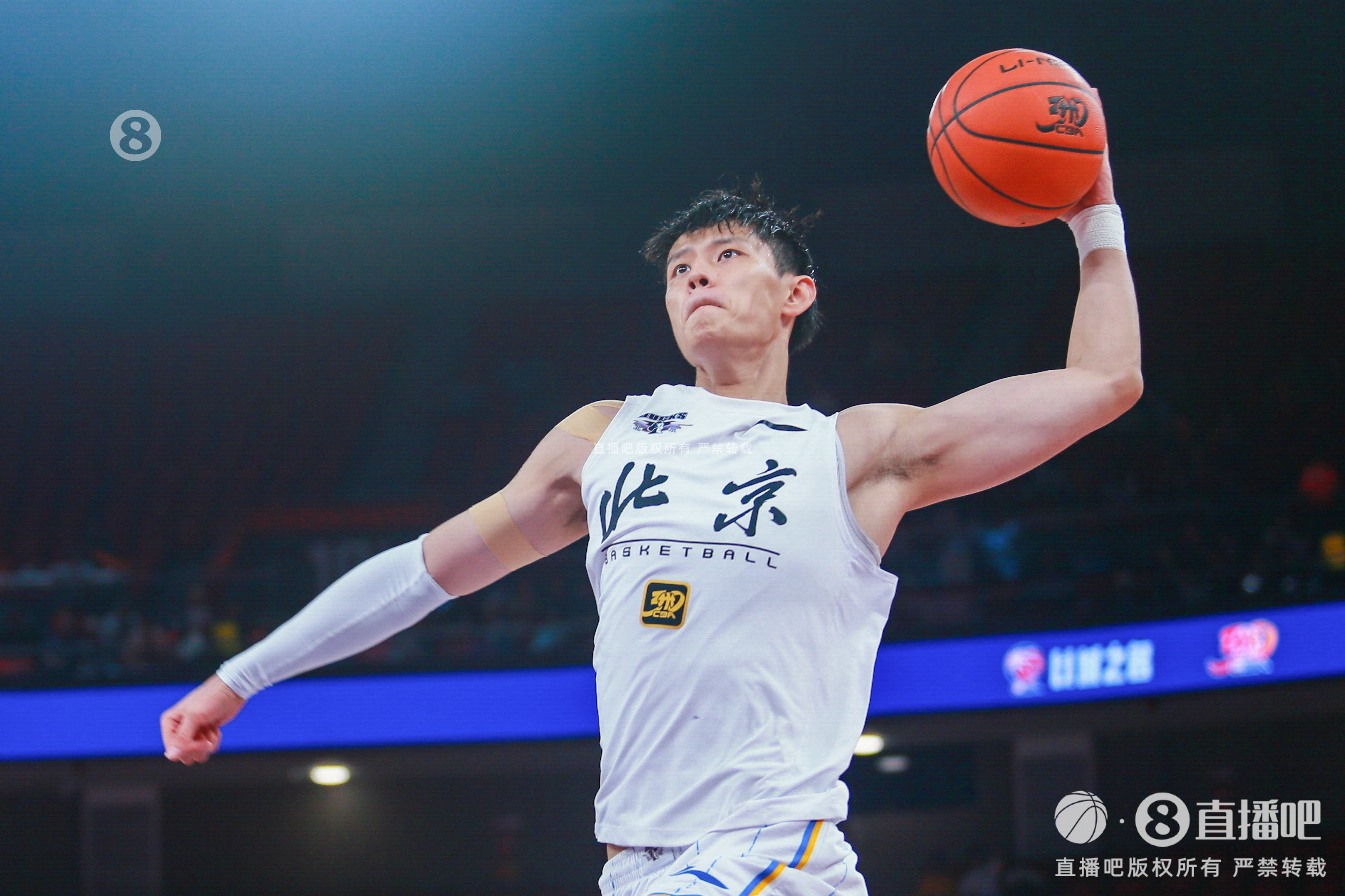 篮网阵容达17人竞争白热化 常规赛前须裁减两员