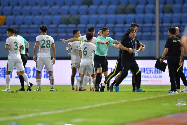 b体育app下载-弃传控改防反国安变得务实 两教练染红足见压力大